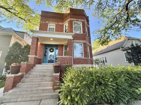 5834 W Dakin St, Chicago, IL 60634