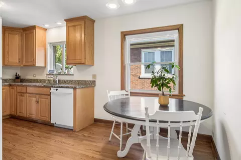 Kitchen - 400 Addison Rd, Riverside, IL 60546 photo 4 of 4