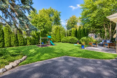 Exterior - 400 Addison Rd, Riverside, IL 60546 photo 4 of 4