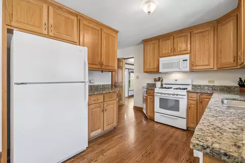 Kitchen - 400 Addison Rd, Riverside, IL 60546 photo 1 of 4