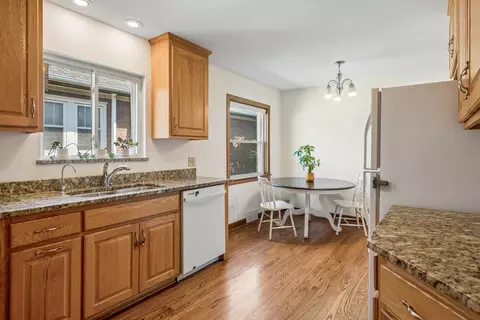 Kitchen - 400 Addison Rd, Riverside, IL 60546 photo 3 of 4