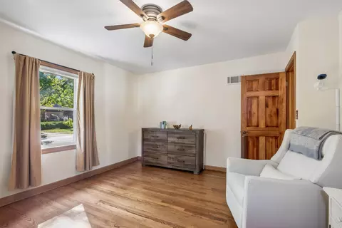 Bedroom - 400 Addison Rd, Riverside, IL 60546 photo 4 of 4
