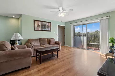 Living - 612 Cobblestone Cir #E, Glenview, IL 60025 photo 4 of 4