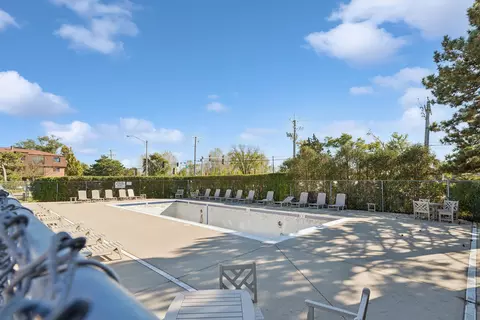 Exterior - 612 Cobblestone Cir #E, Glenview, IL 60025 photo 1 of 1