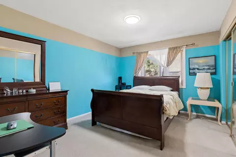 Bedroom - 612 Cobblestone Cir #E, Glenview, IL 60025 photo 1 of 2