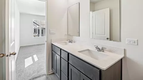 Bath - 1358 Foxglove Dr, Bartlett, IL 60103 photo 2 of 3