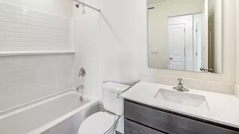 Bath - 1358 Foxglove Dr, Bartlett, IL 60103 photo 3 of 3