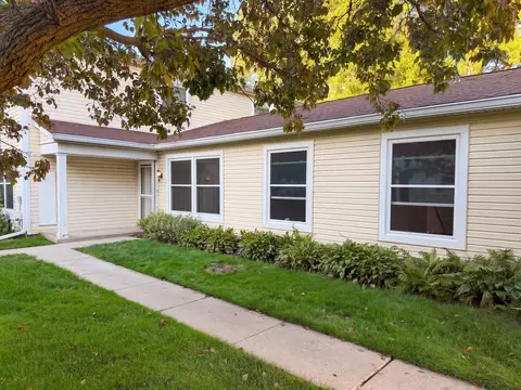 1186 E Azalea Ln, Palatine, IL 60074