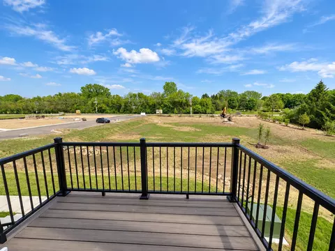 Exterior - 645 Ruby St, Crystal Lake, IL 60014 photo 2 of 2