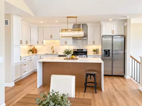 Kitchen - 645 Ruby St, Crystal Lake, IL 60014 photo 3 of 5
