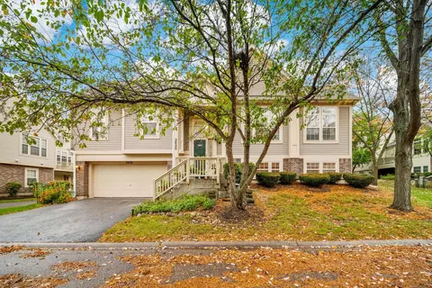 2820 N Greenwood Ave, Arlington Heights, IL 60004
