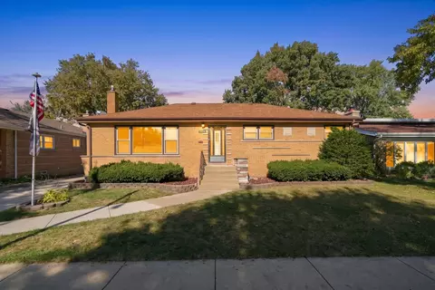 2818 W 101st St, Evergreen Park, IL 60805