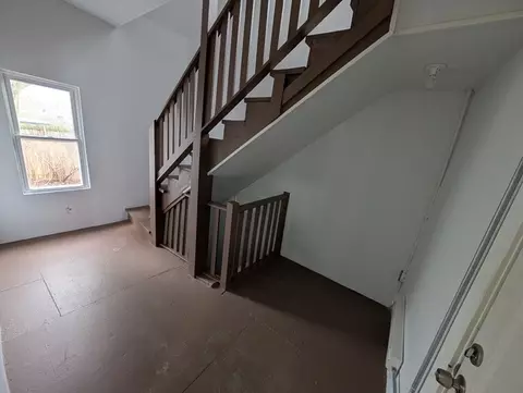 Entry Way - 654 E 92nd Pl, Chicago, IL 60619 photo 2 of 6