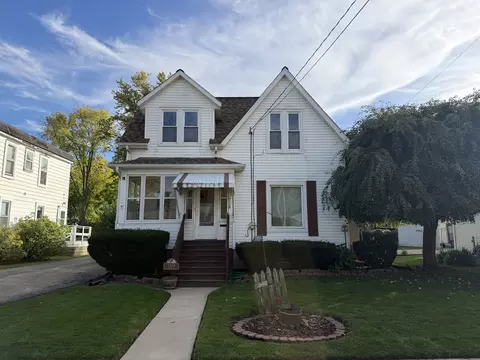 1318 Pleasant St, Dekalb, IL 60115