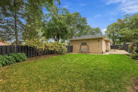 Exterior - 237 W Jackson St, Elmhurst, IL 60126 photo 1 of 1