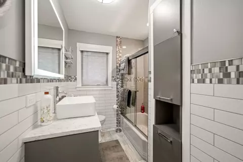 Bath - 237 W Jackson St, Elmhurst, IL 60126 photo 1 of 1