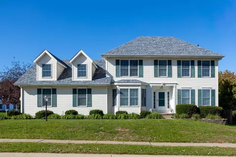 4816 Norfolk Pl, Bettendorf, IA 52722
