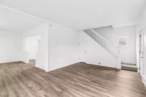 Living - 9 Blackman Ave, Joliet, IL 60436 photo 2 of 5