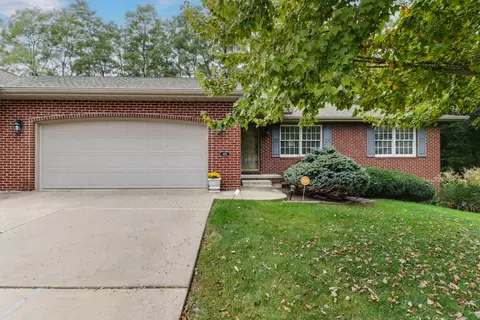 405 Hampton Cv, Peoria, IL 61607