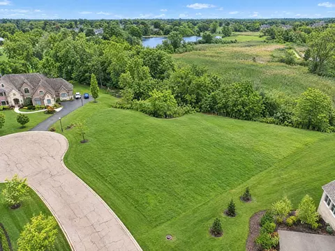 23697 N Matthew Ct, Long Grove, IL 60047