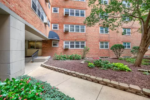 4970 N Marine Dr #427, Chicago, IL 60640