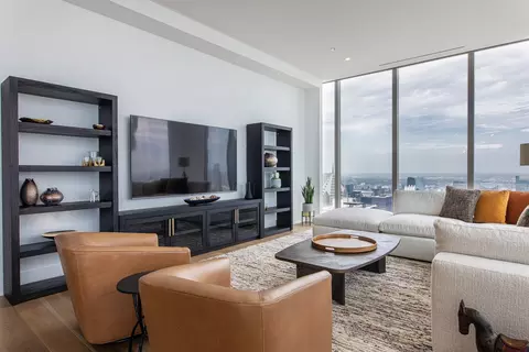 Living - 363 E Wacker Dr #7701, Chicago, IL 60601 photo 6 of 6