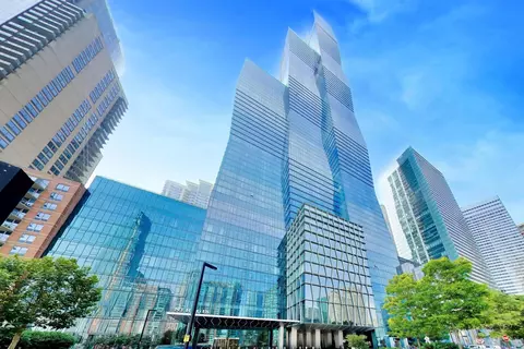 363 E Wacker Dr #7701, Chicago, IL 60601