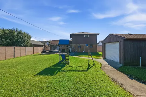 Exterior - 7708 W 81st St, Bridgeview, IL 60455 photo 3 of 4