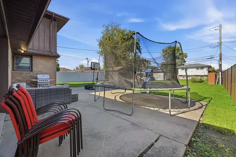 Exterior - 7708 W 81st St, Bridgeview, IL 60455 photo 1 of 4
