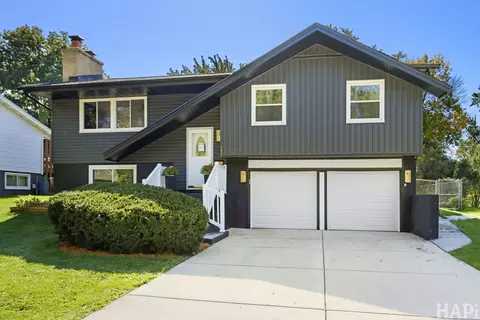 1425 Concord Ln, Schaumburg, IL 60193
