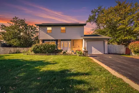1738 Newport St, Glendale Heights, IL 60139