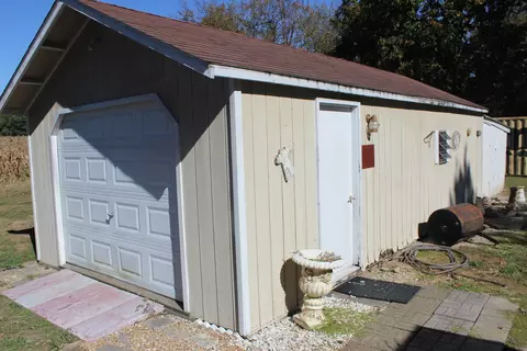 Other - 8024 Garrett Rd, Alma, IL 62807 photo 2 of 7