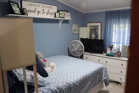 Bedroom - 8024 Garrett Rd, Alma, IL 62807 photo 2 of 4