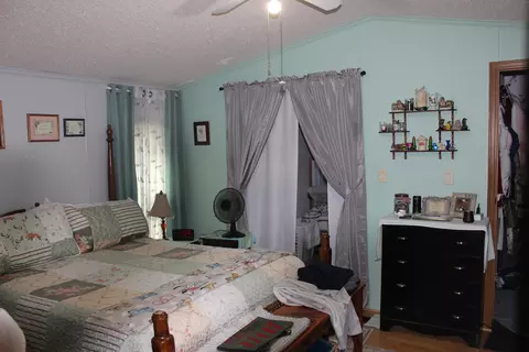 Bedroom - 8024 Garrett Rd, Alma, IL 62807 photo 1 of 4