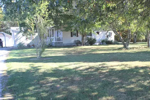 Exterior - 8024 Garrett Rd, Alma, IL 62807 photo 1 of 11
