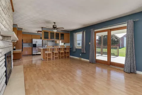 Living - 21739 E 500 North Rd, Downs, IL 61736 photo 9 of 9