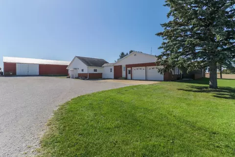 Exterior - 21739 E 500 North Rd, Downs, IL 61736 photo 8 of 9