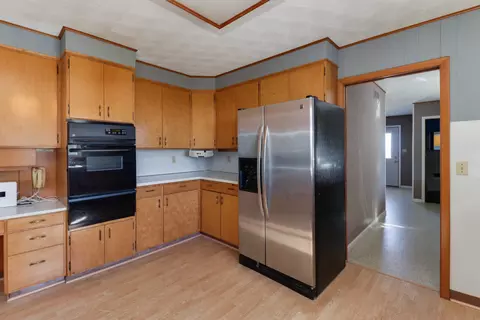 Kitchen - 21739 E 500 North Rd, Downs, IL 61736 photo 3 of 6