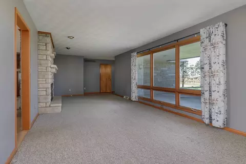 Living - 21739 E 500 North Rd, Downs, IL 61736 photo 3 of 9