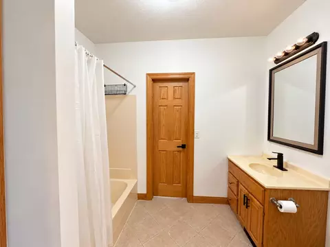 Bath - 406 Cedar St, Cedar Point, IL 61316 photo 3 of 3