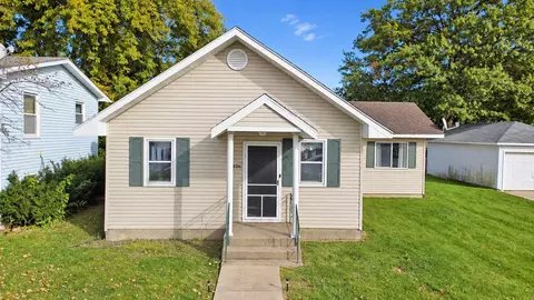 Exterior - 406 Cedar St, Cedar Point, IL 61316 photo 3 of 3