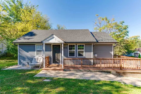 3813 Eastway Dr, Island Lake, IL 60042