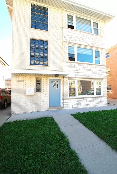 8157 Walsh Ln, River Grove, IL 60171