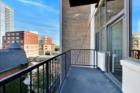 Exterior - 320 E 21st St #406, Chicago, IL 60616 photo 1 of 2