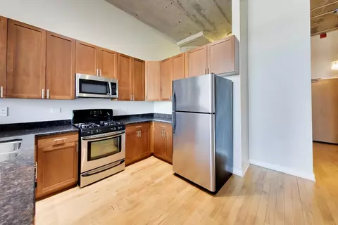 Kitchen - 320 E 21st St #406, Chicago, IL 60616 photo 2 of 3