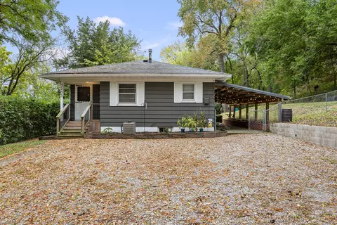 3203 Eads St, Davenport, IA 52802