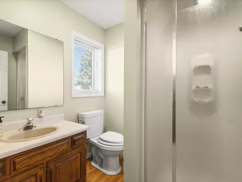 Bath - 3900 Pine Hill Rd, Sterling, IL 61081 photo 12 of 12