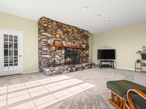 Living - 3900 Pine Hill Rd, Sterling, IL 61081 photo 6 of 12