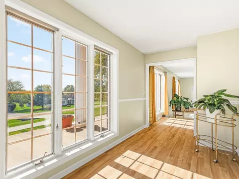Entry Way - 3900 Pine Hill Rd, Sterling, IL 61081 photo 4 of 11