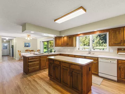 Kitchen - 3900 Pine Hill Rd, Sterling, IL 61081 photo 3 of 7